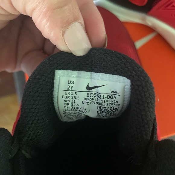 Nike Youth Sneakers - Picture 5 of 5